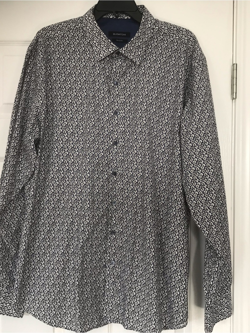 Bugatchi Navy and White Pattern Long-Sleeve Button-Down Shirt